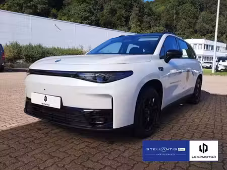 Leapmotor C10 Reev 215
