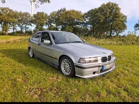 BMW Série 3 361i 1.6 102