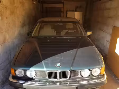 BMW Série 7 735i