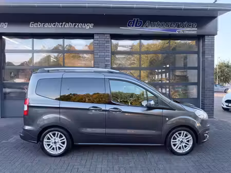 Ford Tourneo Courier 1.0 100 Titanium