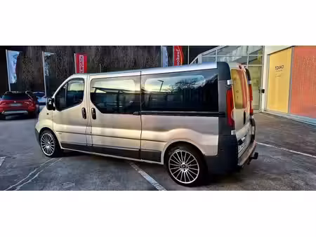 Opel Vivaro 2.5 146