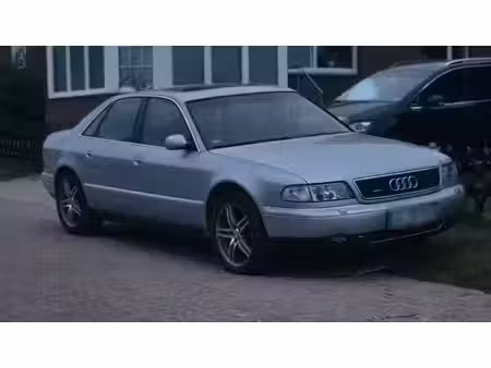Audi A8 V8 3.7 230