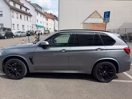BMW X5 M50d 3.0 381