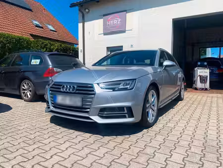 Audi A4 2.0 TDI 150 S line