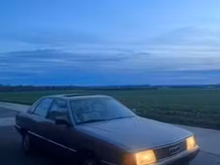 Audi 100 