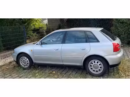 Audi A3 1.6 101 Attraction