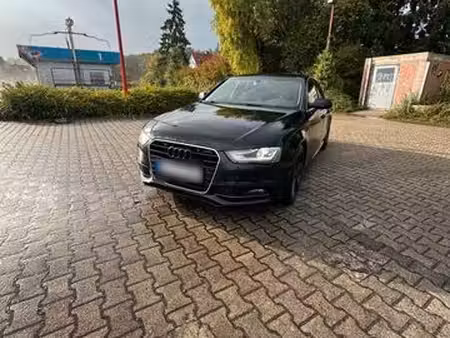 Audi A4 2.0 TDI 177 S line