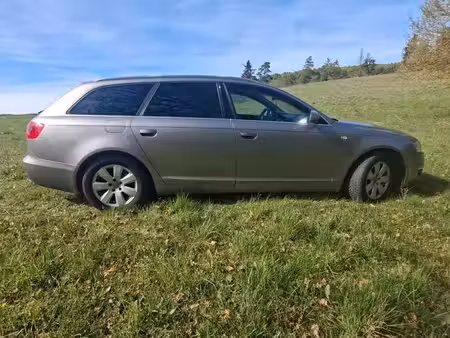 Audi A6 quattro