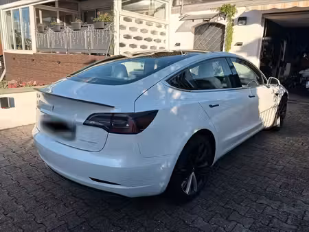 Tesla Model 3 Grande Autonomie