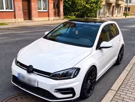 Volkswagen Golf R-Line