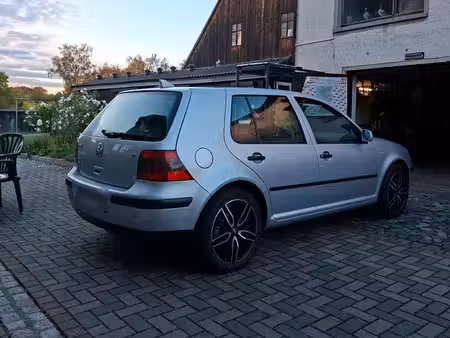Volkswagen Golf 1.6