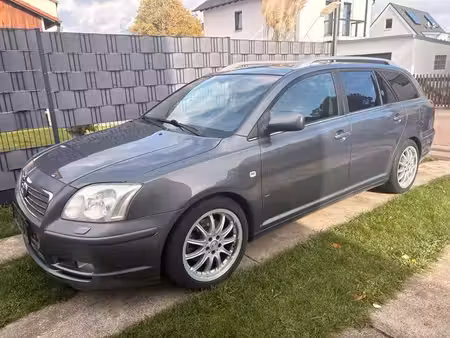Toyota Avensis 2.0 147 Sol