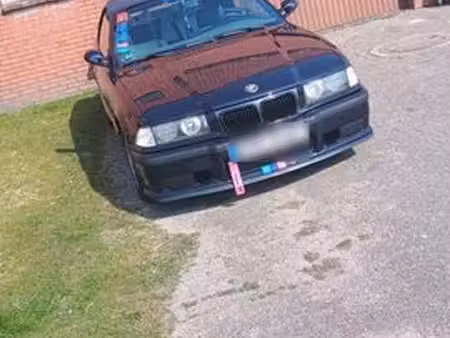 BMW Série 3 318i 2.0 143