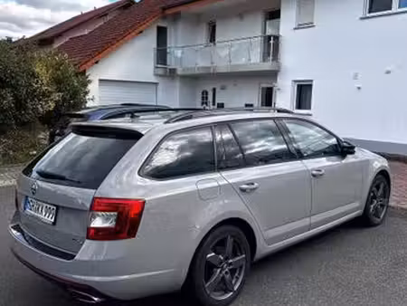 Škoda Octavia RS 2.0 TSI 220