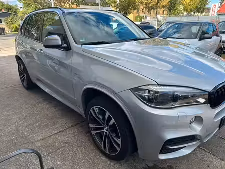 BMW X5 M50d 3.0 381