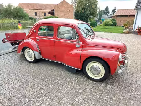 Renault 4CV 