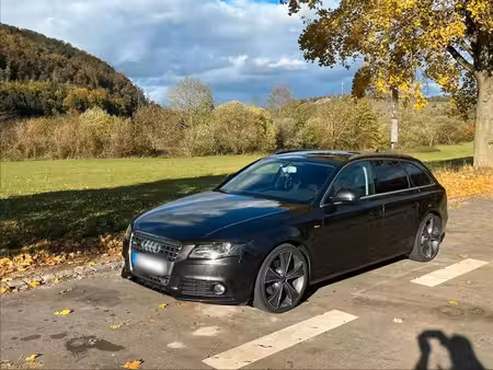 Audi A4 2.0 TFSI 211 S line