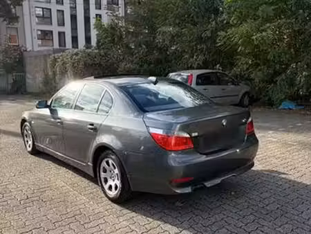 BMW Série 5 520i 2.2 170