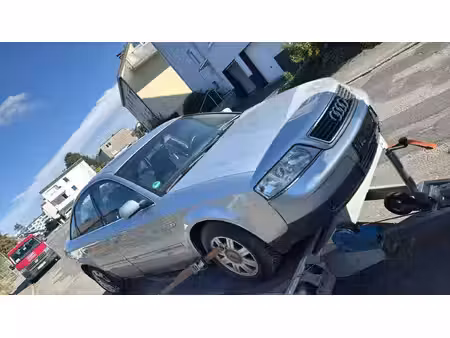 Audi A6 V6 2.4 165