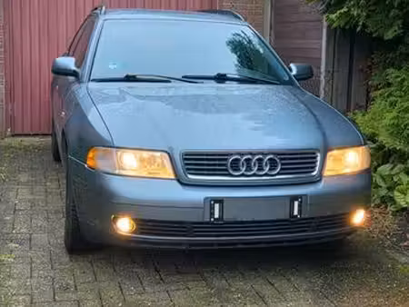 Audi A4 1.8 125