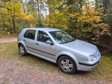 Volkswagen Golf 1.6 105