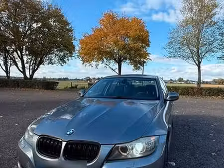 BMW Série 3 318i 2.0 143
