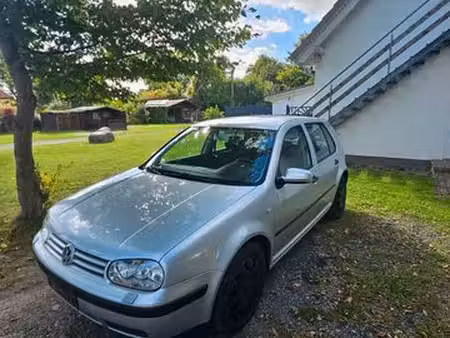 Volkswagen Golf 1.6 102
