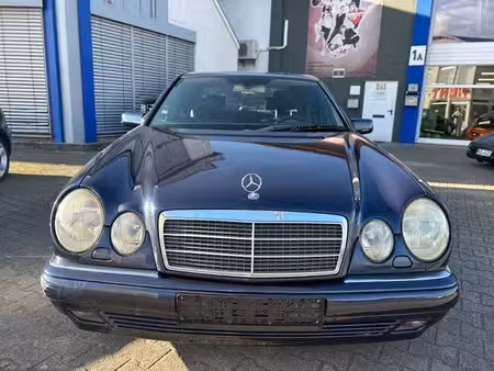 Mercedes-Benz Classe E E 280 V6 2.8 193