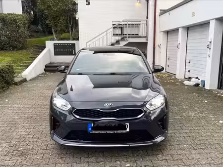 Kia Ceed 1.6 CRDi 136 GT Line