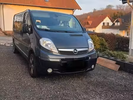 Opel Vivaro 2.5 CDTI 146