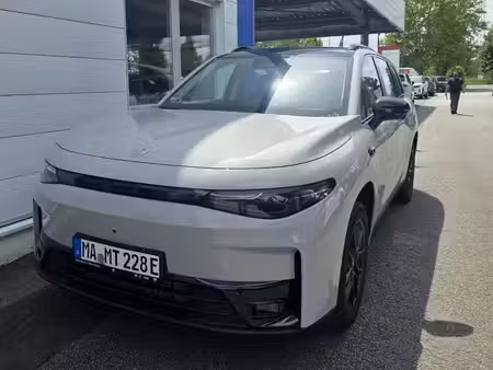 Leapmotor C10