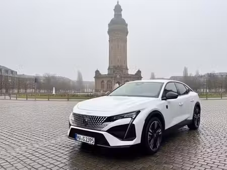Peugeot 408 