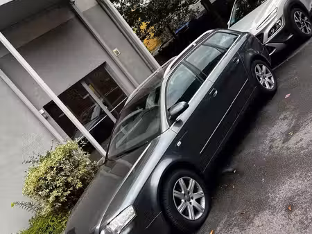 Audi A4 V6 2.7 TDI 180