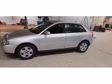 Audi A3 1.6 102 Ambiente