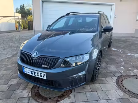 Škoda Octavia RS 2.0 TSI 220
