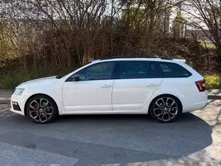 Škoda Octavia RS 2.0 230