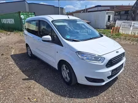 Ford Tourneo Courier 95