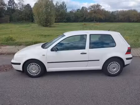 Volkswagen Golf 1.4 75 Base
