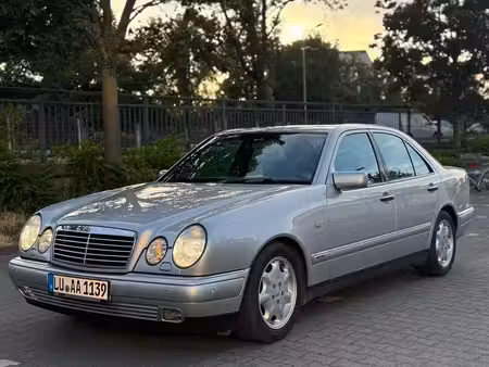 Mercedes-Benz Classe E E 240 V6 2.6 170 Avantgarde