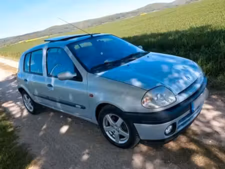 Renault Clio 1.6 90