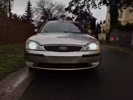 Ford Mondeo 1.8 125 Trend