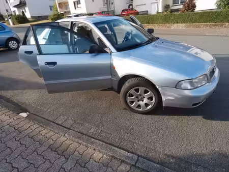 Audi A4 1.6 101