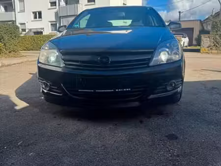 Opel Astra 1.8 140 OPC Line