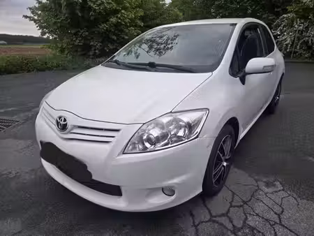 Toyota Auris 2.0 126