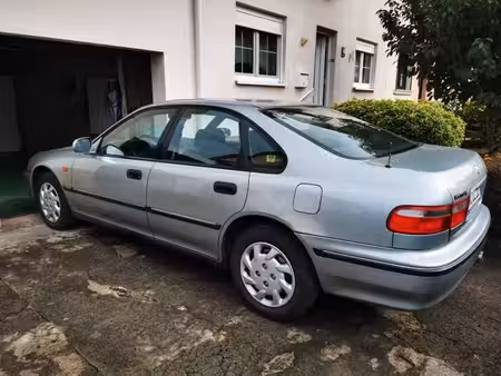 Honda Accord 2.0 131 LS