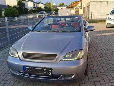 Opel Astra 2.2 147