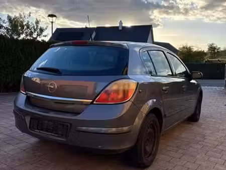 Opel Astra 1.4 90
