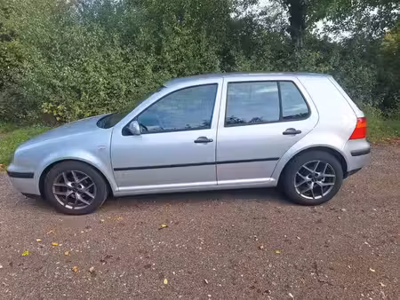 Volkswagen Golf 1.4 75 Base