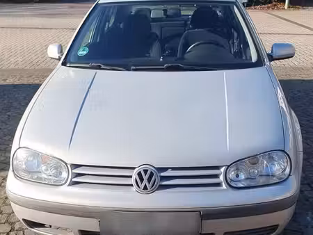 Volkswagen Golf 1.6 105