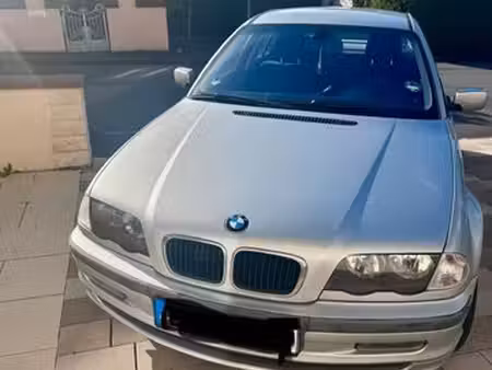 BMW Série 3 318i 1.9 118